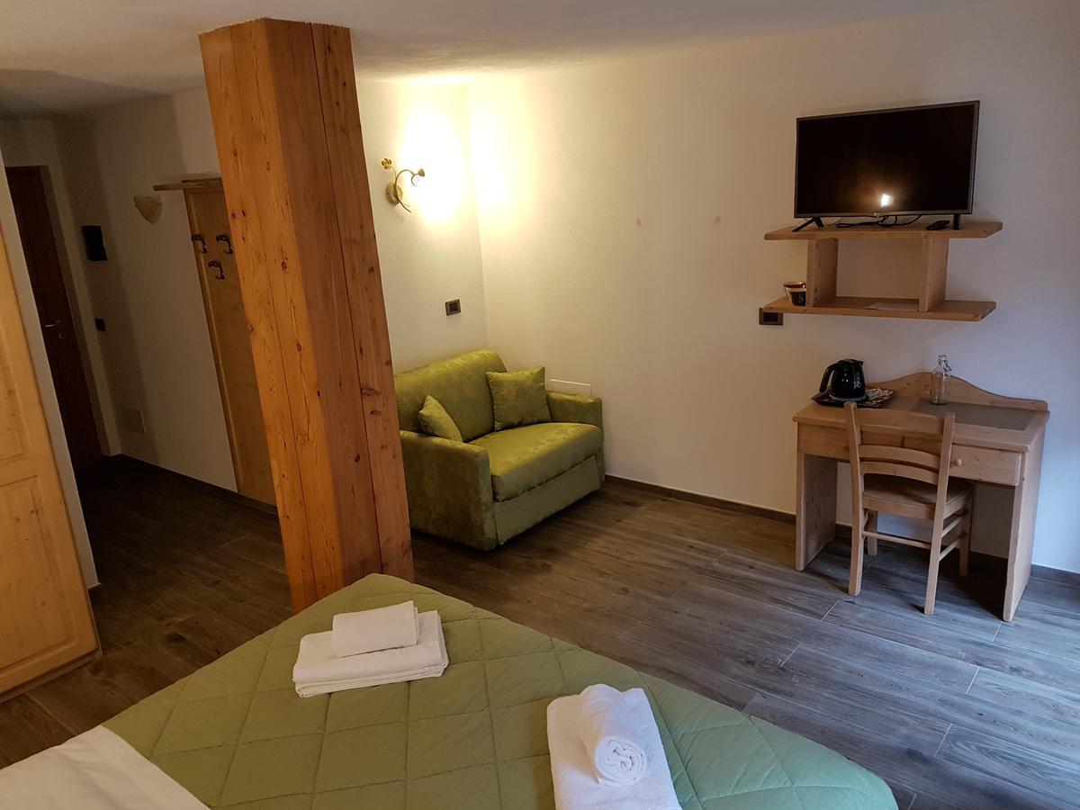 Le Nid De L'Aigle Hotel Champoluc Luaran gambar