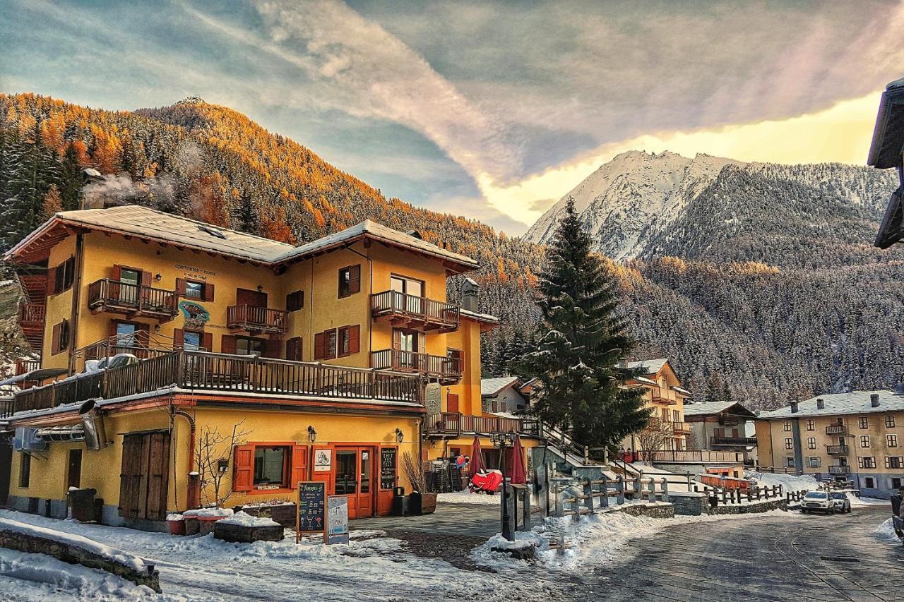 Le Nid De L'Aigle Hotel Champoluc Luaran gambar